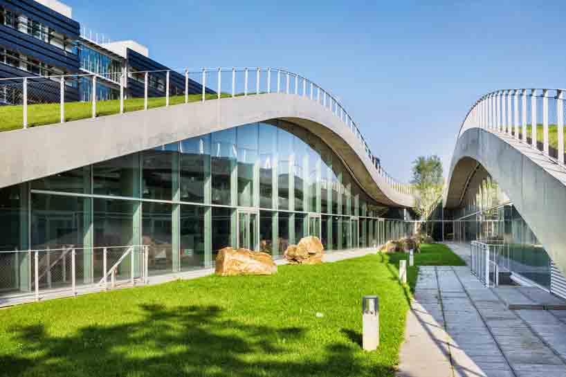 48803 jean philippe pargade technical and scientific centre of paris concrete hill designboom 03