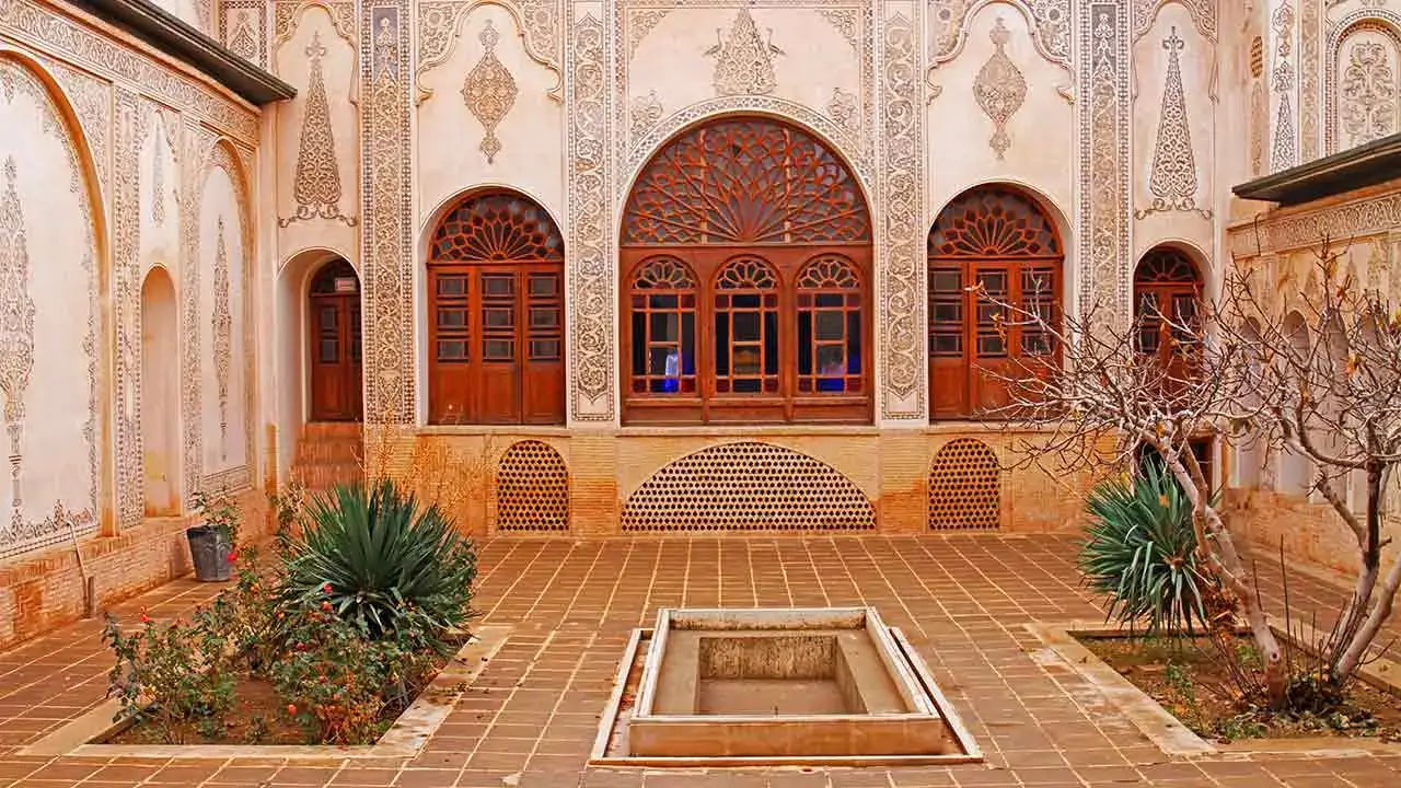 طراحی حیاط سنتی